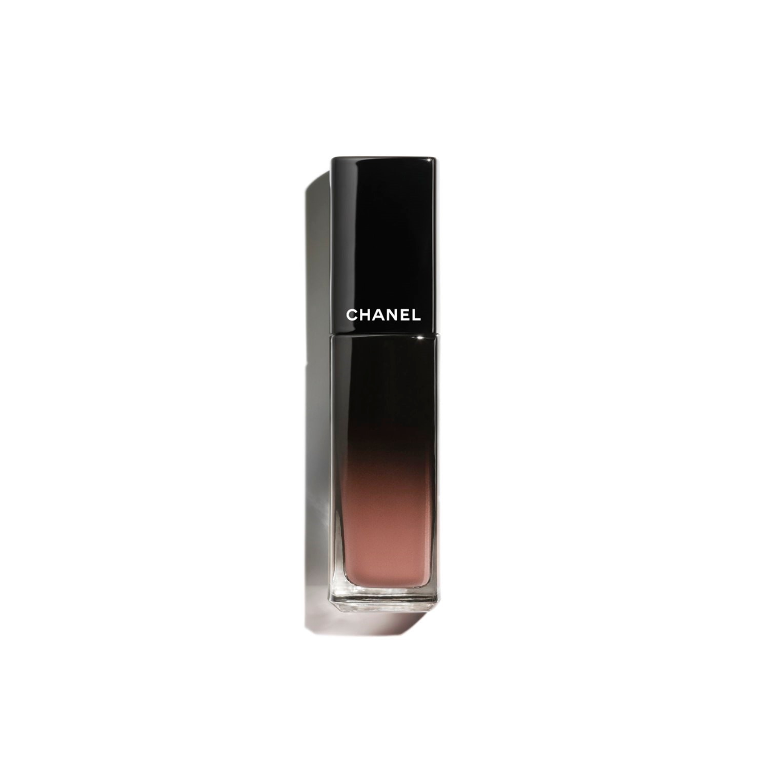 la barra de labios líquida brillante de larga duración